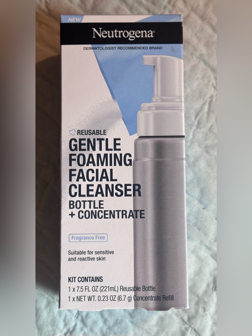 New Neutrogena Foaming Cleanser Set Fragrance-Free 7.5oz Bottle & Concentrate